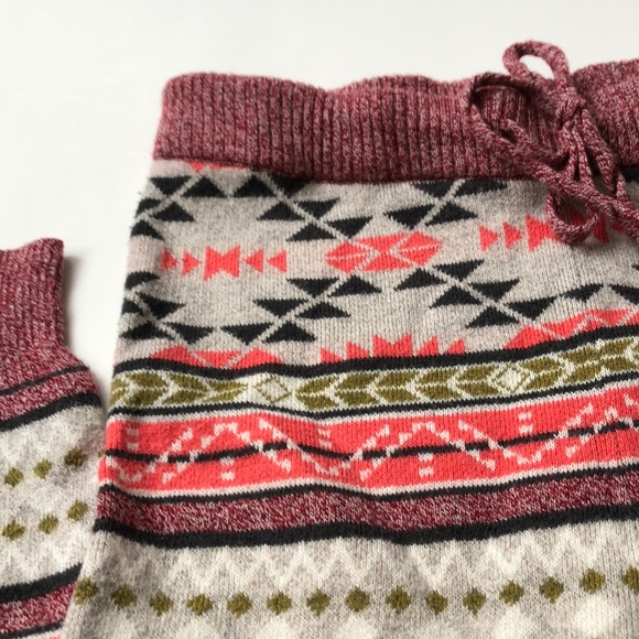 American Eagle | Aztec Print Sweater Joggers - Picture 7 of 7